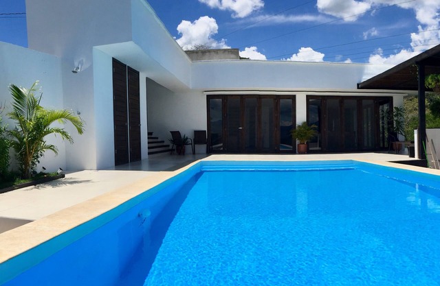 B&B Villa Miravalle, Chambre privée dans Villa avec terrasse et piscine