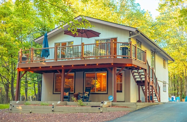 Gamers' Retreat | Fire Pit| Fireplace| Lake Access