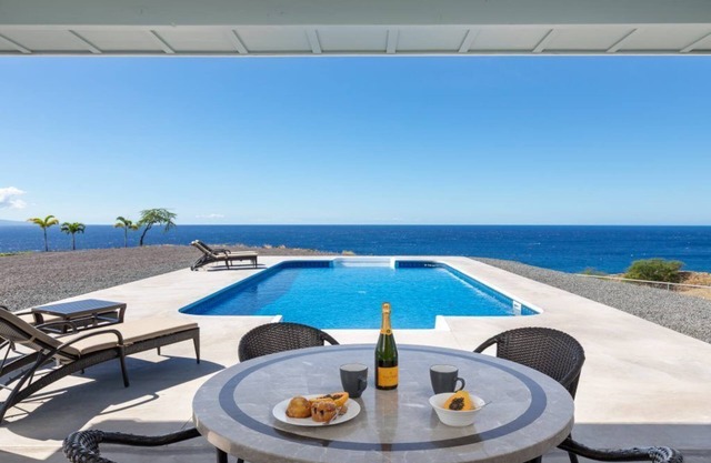 BI KOHOLA LANI- Panoramic Coastal Views, Private Pool and AC in bedrooms!