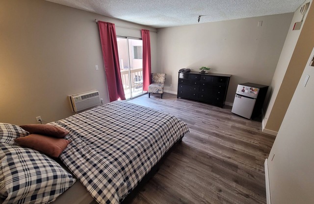 (B1820) 2 Bedroom Studio Apartments