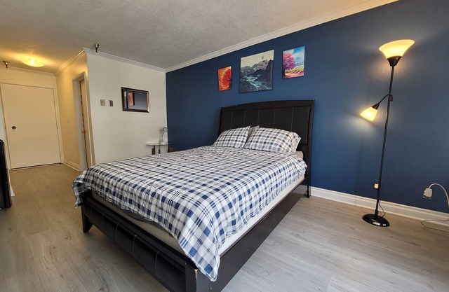 (B22) Cozy LA Hotel Style Unit