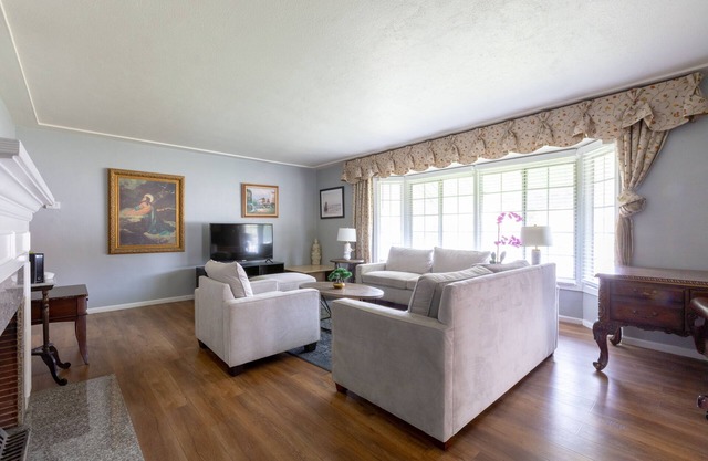 B5A- 5 bedrooms with 3.5 bathrooms house