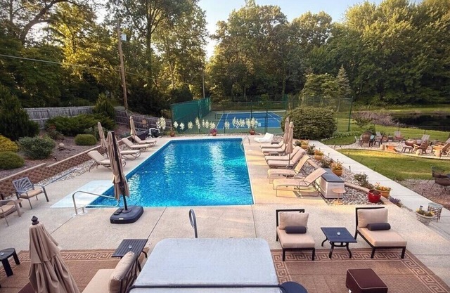 Babe's Pond | Pool | Hot Tub | Pickleball | Fishing