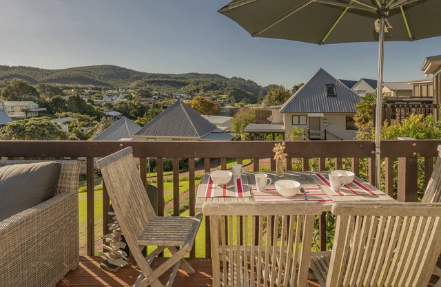 Bach On The Grove - Onemana Holiday Home, ONEMANA