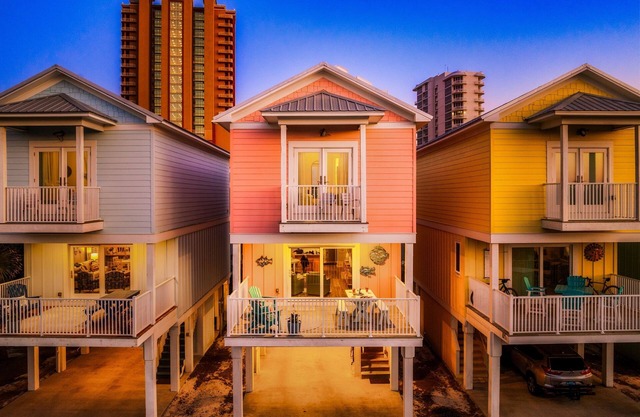 Moms Book Stylish Fam Bungalow Near Beach~Hangout!