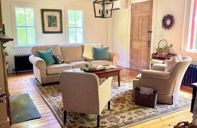 Come and stay at the oldest house in Litchfield CT!