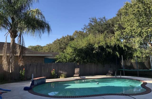 Pool house cottage et gazebo