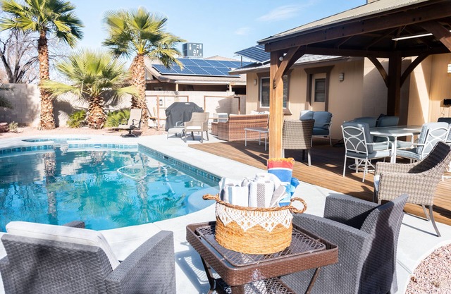 Charmante maison avec piscine et jacuzzi