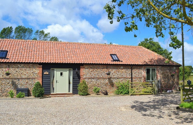 2 bedroom accommodation in Witton, near Happisburgh