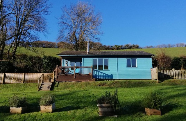 Badgers Den, a beautiful log cabin in a secluded valley close to the beach