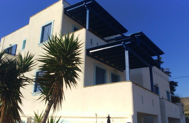 BAETYLUS appartement indépendant avec vue sur la mer, près des plages naturelles de Naxos