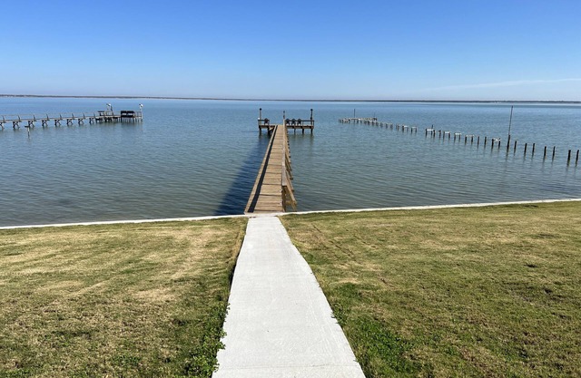 Baffin Bay Waterfront, Fishing, Up to 11 guests