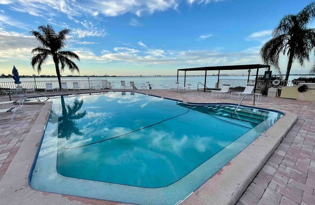 Bahia Del Mar Isla Del Sol Waterfront Pool 2/2