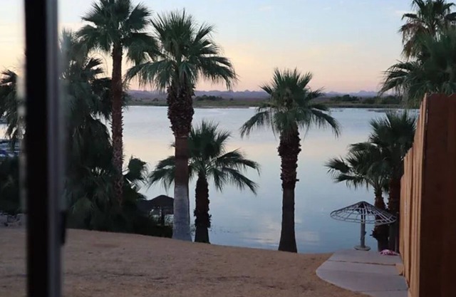 Bailey House BUNGALOW at Martinez Lake Resort!
