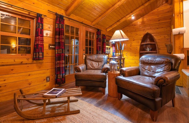 Baker Creek | Queen Cabin