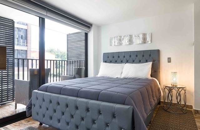 Balcon 1 chambre AC, bain à remous Poblado