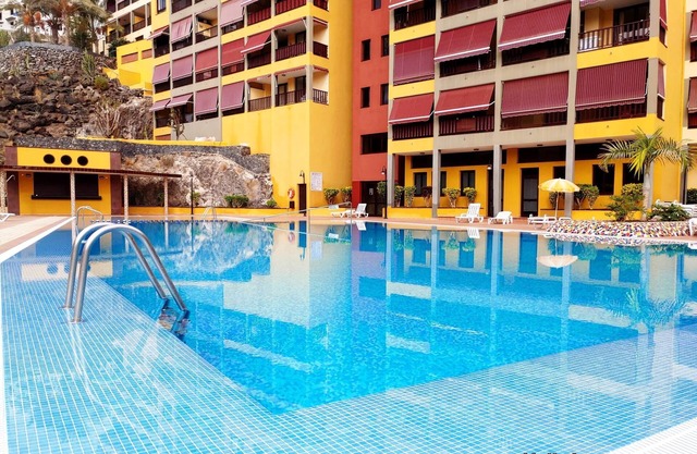 Balcon, vue sur la piscine, Wi-Fi, à 800 mètres de la plage