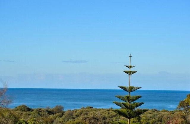 BALI BREEZE LAKES ENTRANCE- Fabulous Ocean and Lake views! 5 min walk to beach