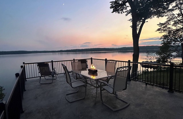 Balsam Lake Cabin a avec vue sensationnelle SUNSET!
