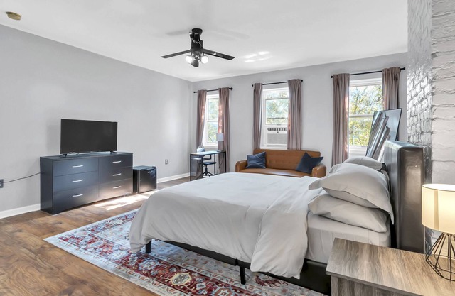 Baltimore Hopkins Medical Apt. 4- walking distance to Fells Point & Inner Harbor