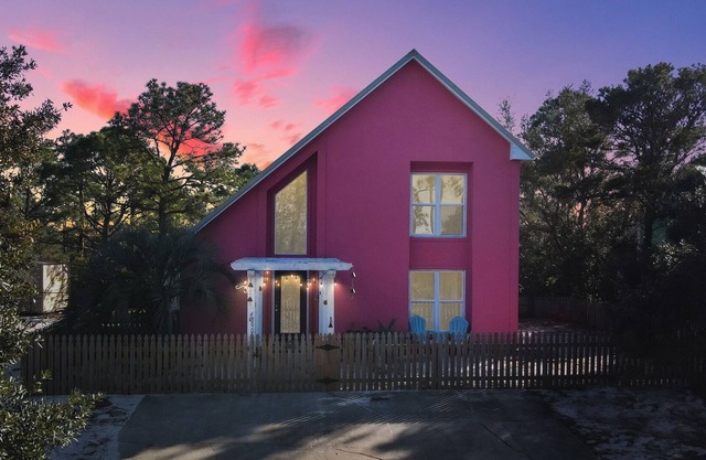 Bama Beach Dreams | Large Fenced Yard | Private Beach Access | Pets Welcome