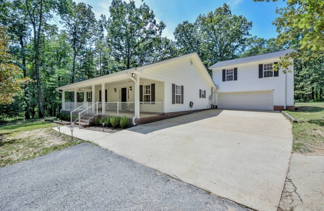 Family Friendly Tuscaloosa Home Get Away-Perfect for Game Days or Vacations