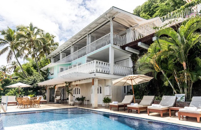 Bananaquit House, large hillside Villa, Piton View - Direct from Owner