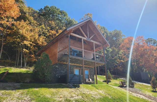Banff/Hot Tub-Lakeview -Pet friendly-8 Person Lodge