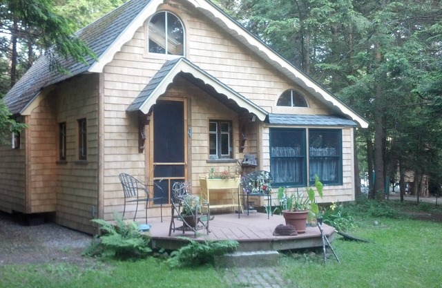 Bangor Acadia Furnished Tiny House, Court / Long Terme, Voyage Médical, Vacances