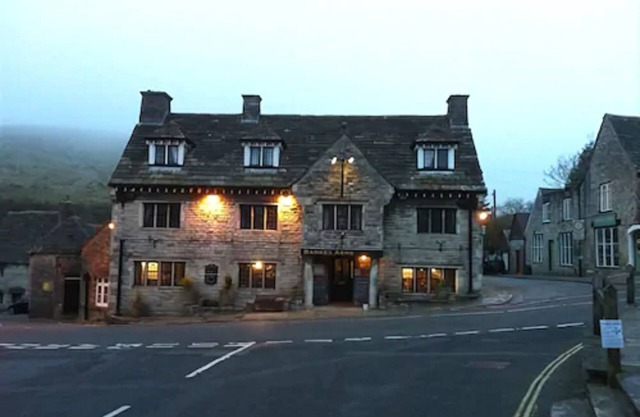 Bankes Arms Hotel