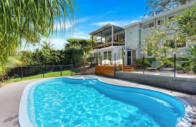 BANKSIA HOUSE | pool, wifi | Accom Holidays