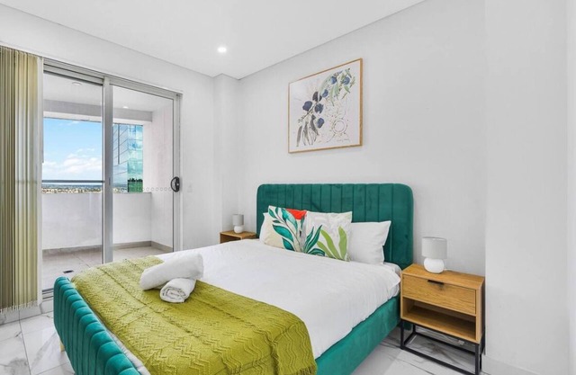 Bankstown Comfort Haven - 2BR, 2Baths, Parking