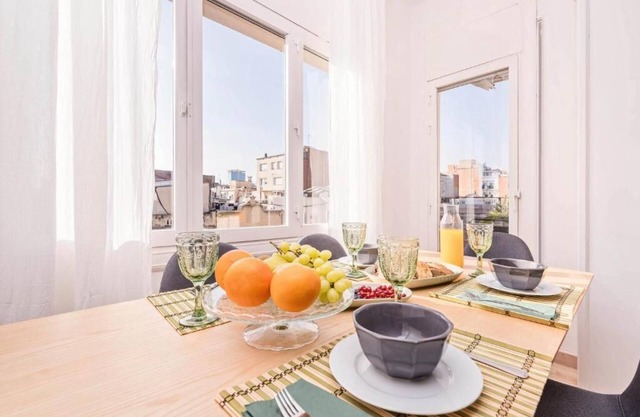 DE PROPRIÉTAIRE - 5 chambres à coucher, 2 salles de bains, spacieuse et lumineuse!