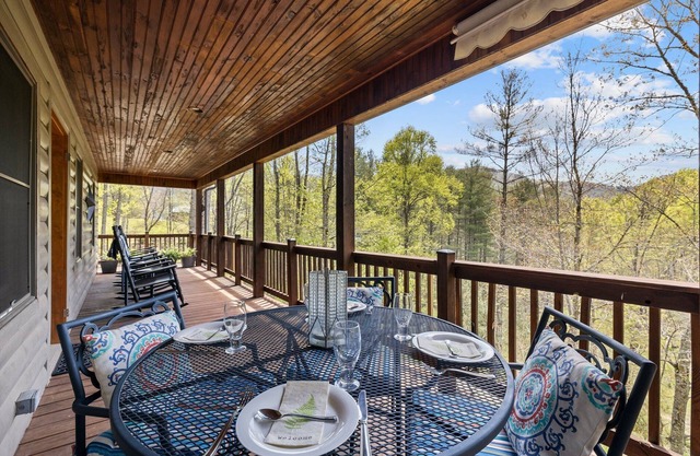 Barefoot Cabin with Extras