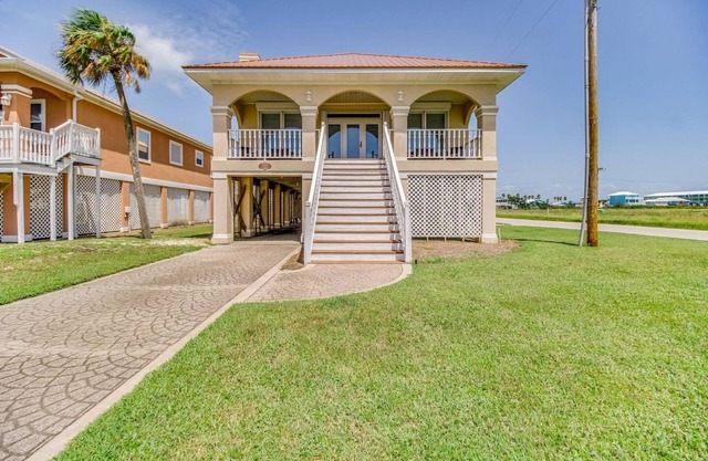 Barefoot Gypsy - Pet Friendly Beach House