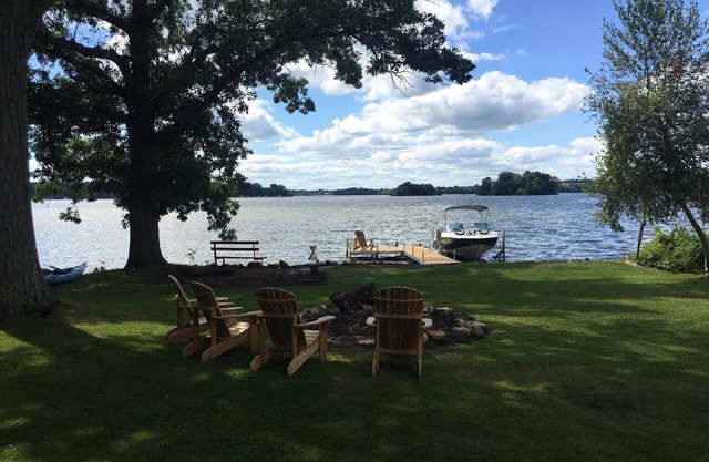 «Barefoot» Lake House - jouer, se reposer et se détendre