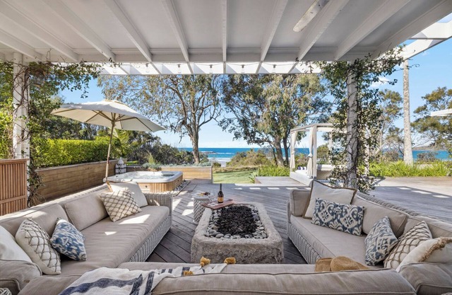 Luxury Beachfront, Spa, Sleeps up to 10