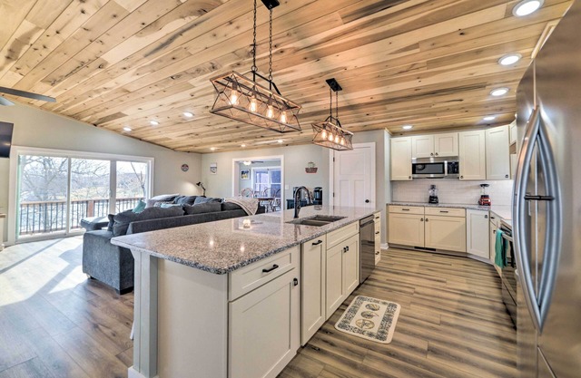 NEW! Waterfront Eddyville Home w/ Dock & Kayaks!