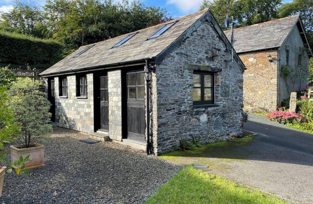 Barn and Stables in tranquil gardens and farmland