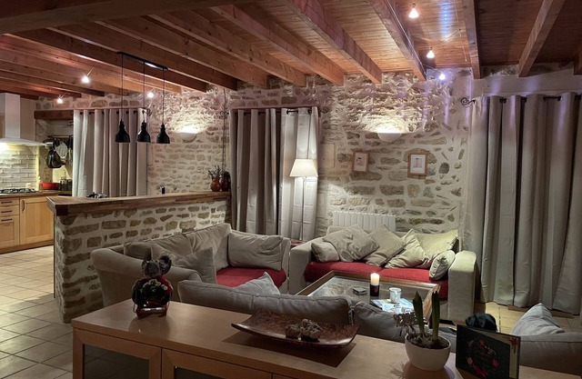 Conversion de grange avec piscine privée chauffée et exposé plein sud jardin clos