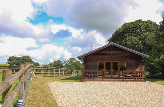 Barn Shelley Lodge, COPPLESTONE