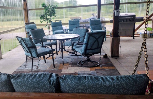 Barndominium Events for birthdays and reunion with 1 Bedroom