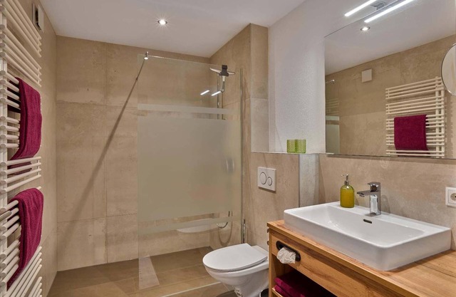 Appartement de 70 m² sans obstacles avec terrasse et balcon