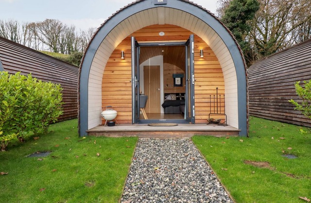 BARRY, pet friendly, with a garden in Polgooth