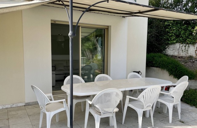 Bas de Villa Dans un Écrin de Verdure Dans les Hauteurs de Nice