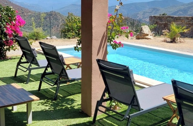 Bas de Villa avec piscine privée
