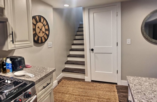 Appartement en sous-sol au coeur de Cottonwood
