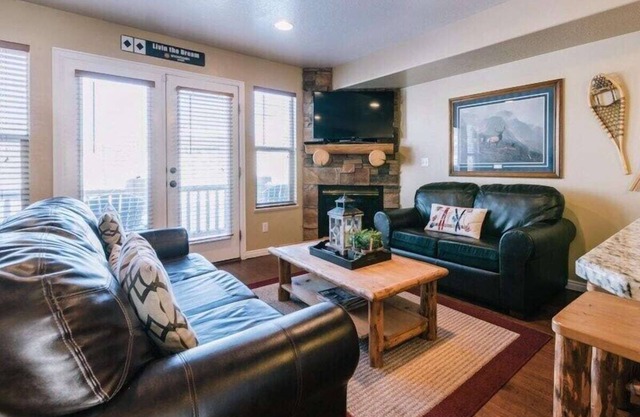 Basin Lakeside Getaway (MH702) Resort | Wkly Disc