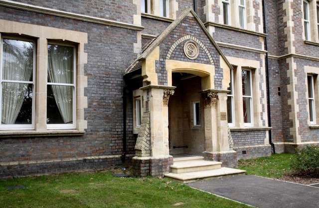Basingstoke Apartments - Sherborne House, City Centre Victorian Apartments