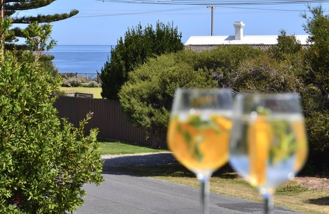 BASK, Port Willunga Seaview, Beach 500m, Wineries 10mins